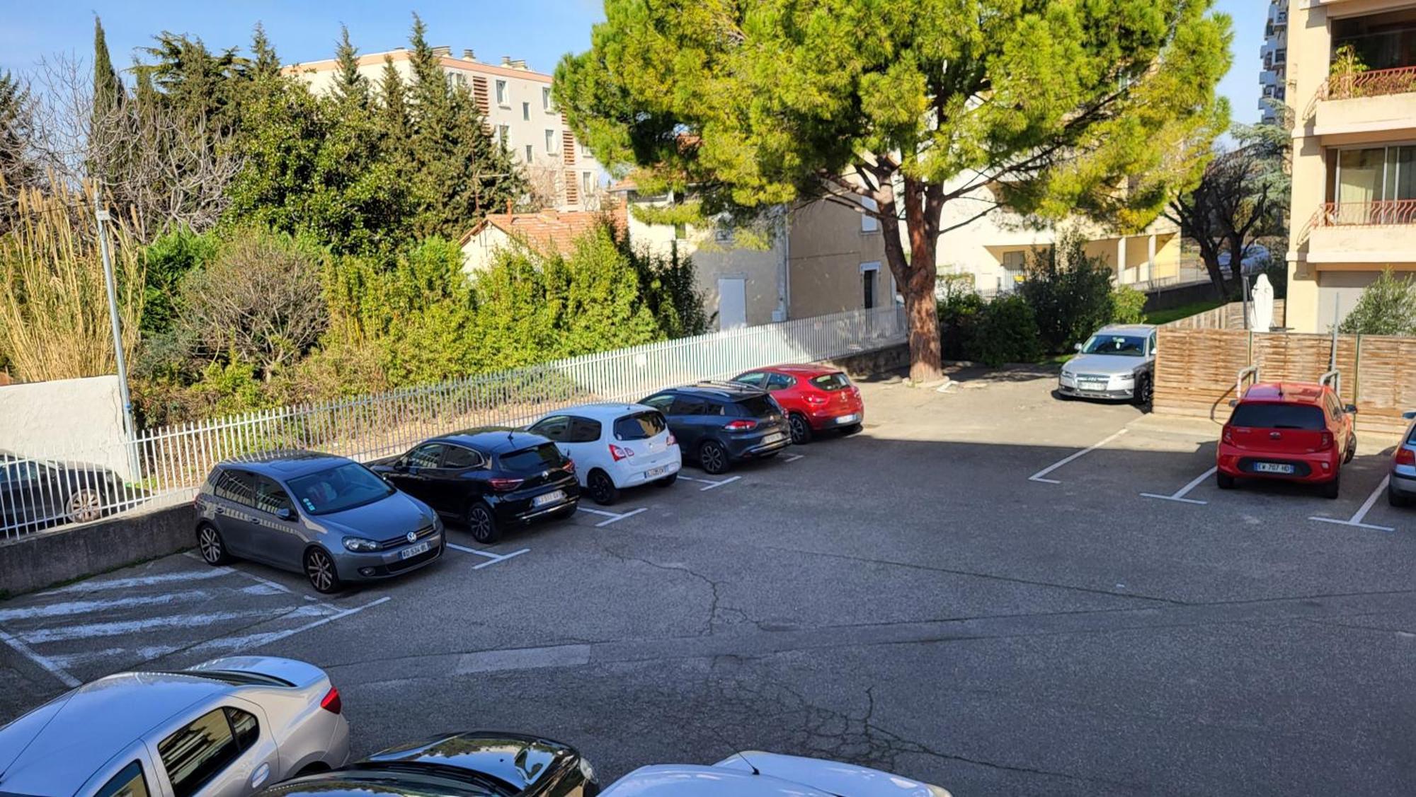 Les Tourterelles D'Avignon 2 Apartamento Exterior foto