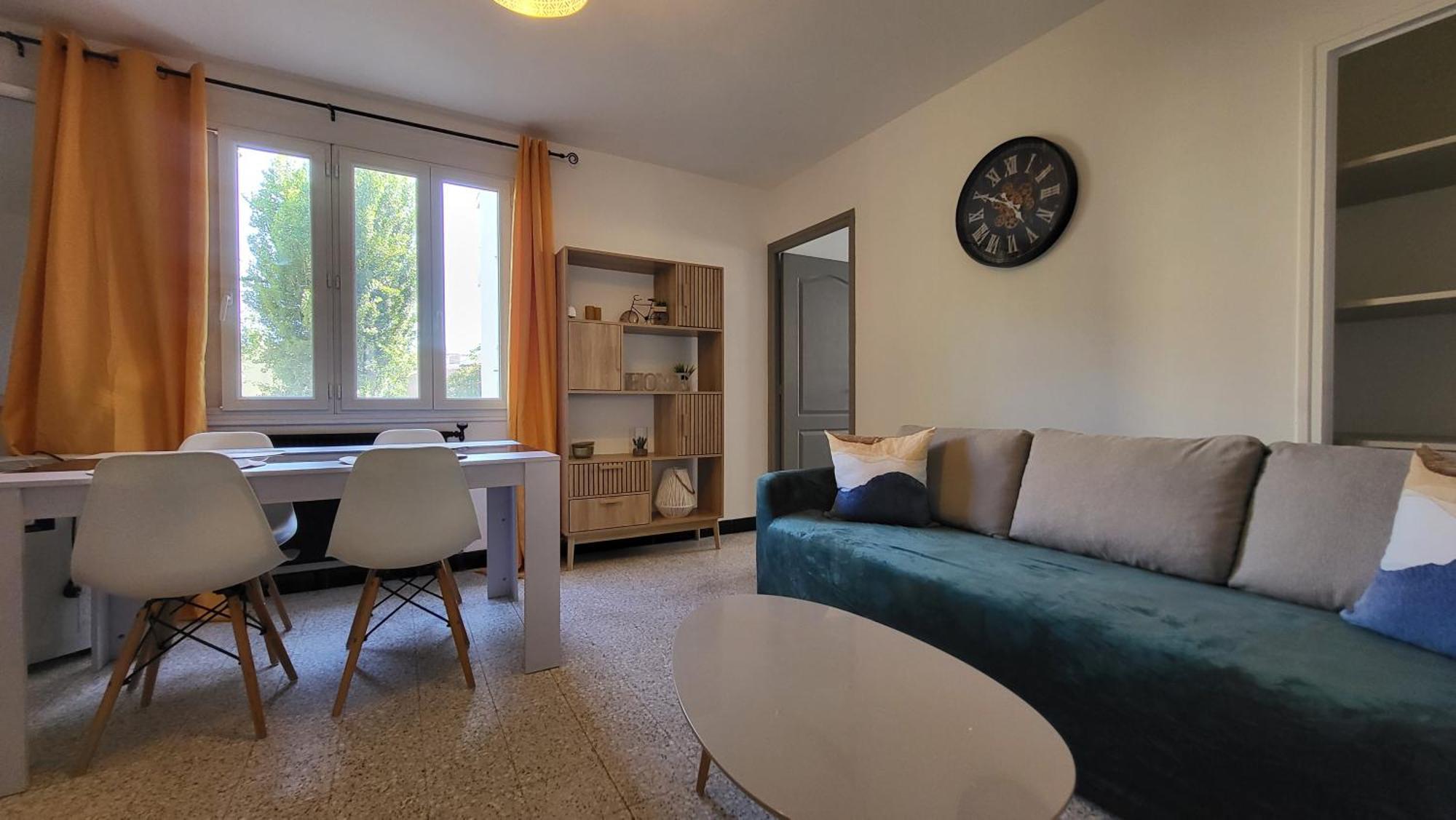Les Tourterelles D'Avignon 2 Apartamento Exterior foto