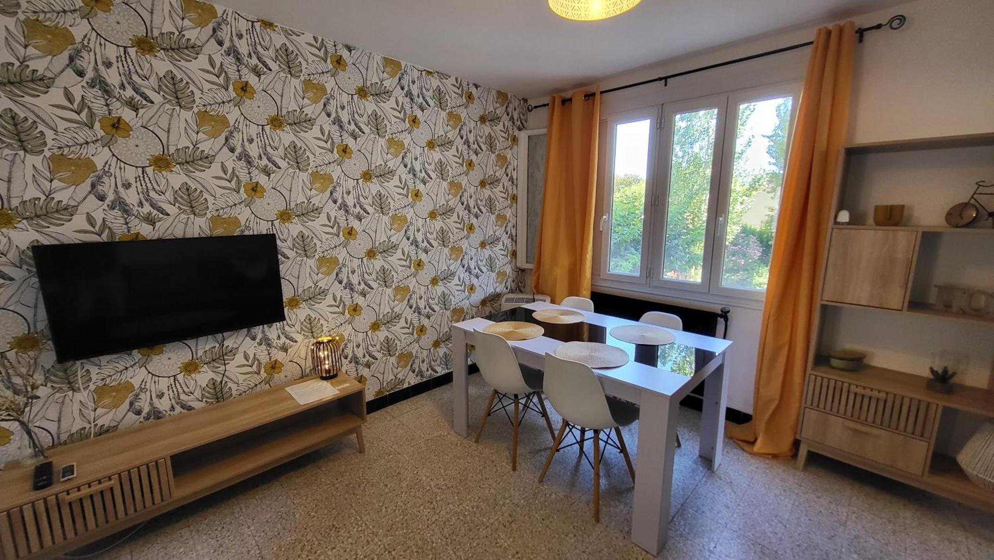 Les Tourterelles D'Avignon 2 Apartamento Exterior foto